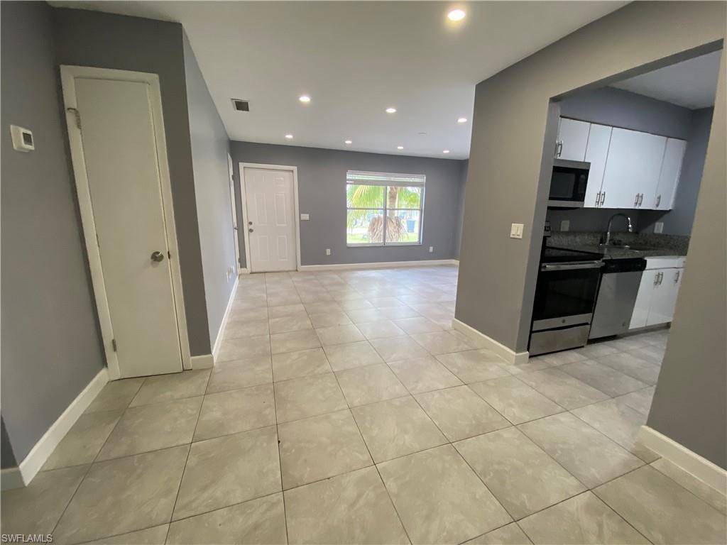North Fort Myers, FL 33917,4186 Pine Drop LN
