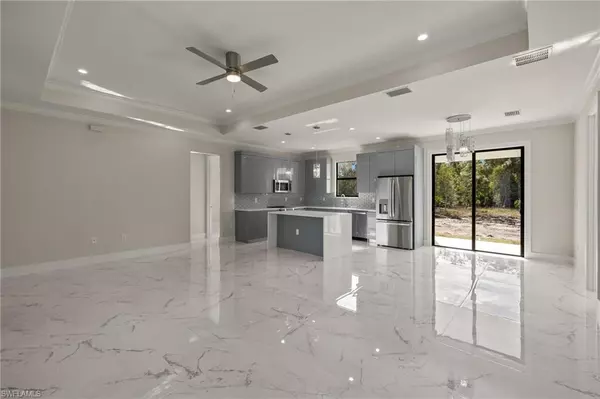 Naples, FL 34120,4076 2nd AVE NE
