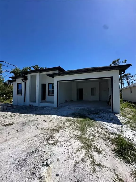 Rotonda West, FL 33947,205 Australian DR