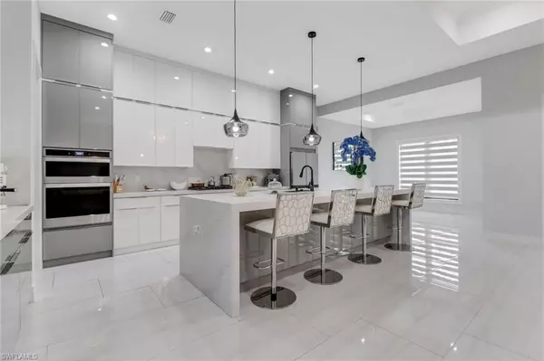 Naples, FL 34120,2909 2nd AVE NE