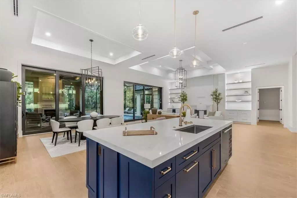 Naples, FL 34117,524 13th ST SW