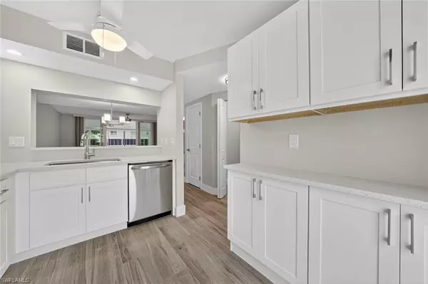 Fort Myers Beach, FL 33931,18038 San Carlos BLVD #115