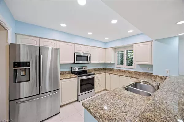 1608 Spoonbill LN #B, Naples, FL 34105