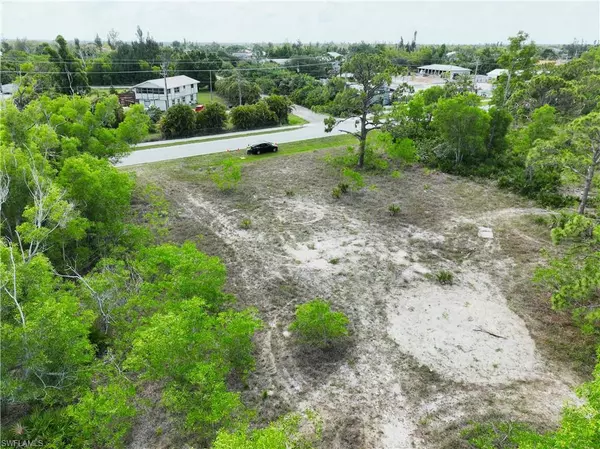 Other, FL 33956,8523 Stringfellow RD