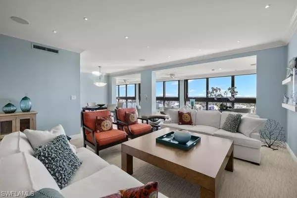 Naples, FL 34103,2400 Gulf Shore BLVD N #PH#4