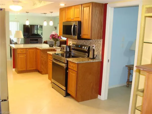 Naples, FL 34112,4802 Lakewood BLVD