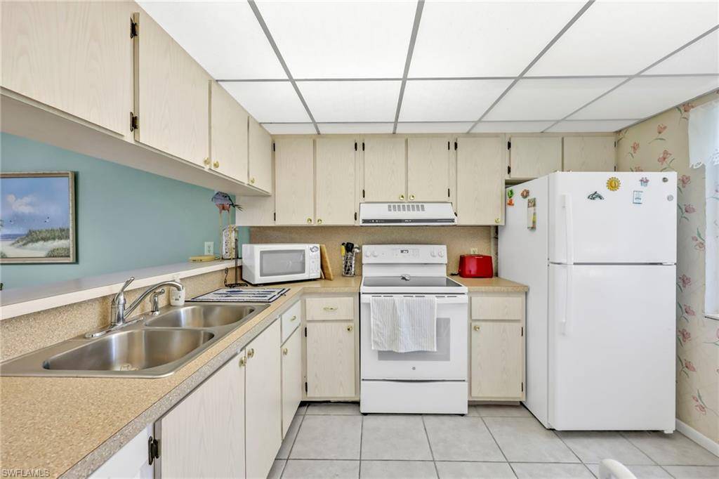 Naples, FL 34112,142 Palm DR #3009