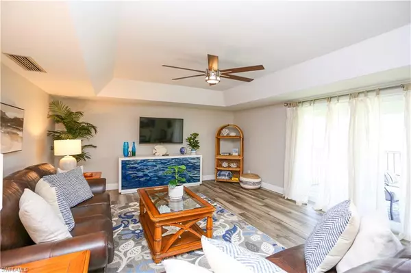195 Peppermint LN #884, Naples, FL 34112