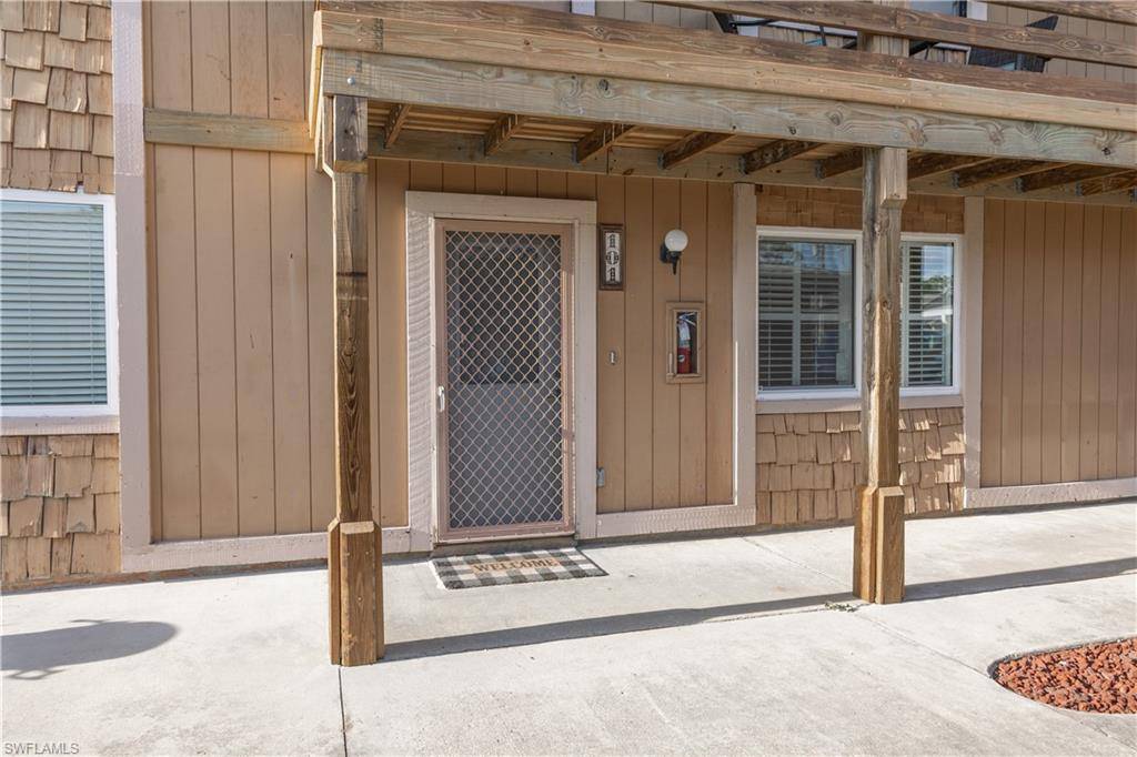1313 SW 16th TER #101, Cape Coral, FL 33991