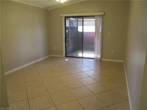 Fort Myers, FL 33919,5276 Cedarbend DR #4