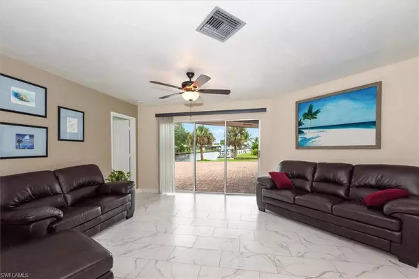North Fort Myers, FL 33917,1704 Coral WAY