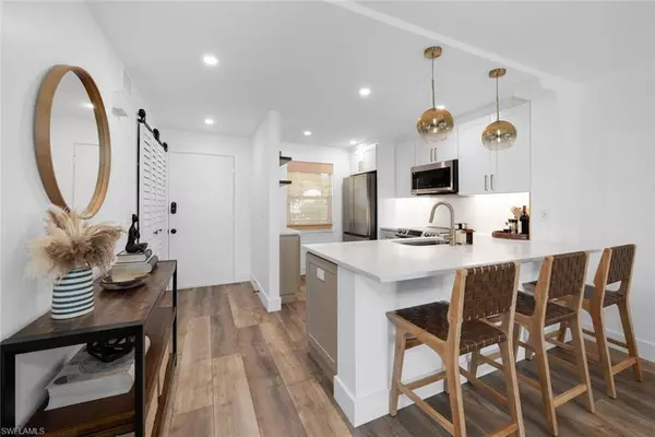 Naples, FL 34103,3030 Binnacle DR #206