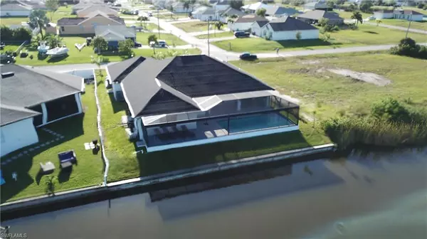 Cape Coral, FL 33993,702 NW 30th PL