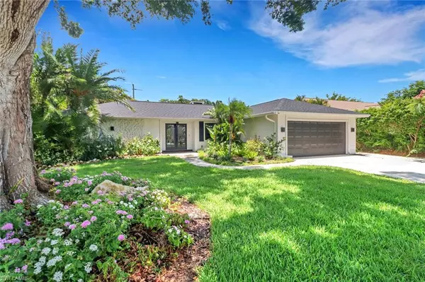 2255 Kings Lake BLVD, Naples, FL 34112