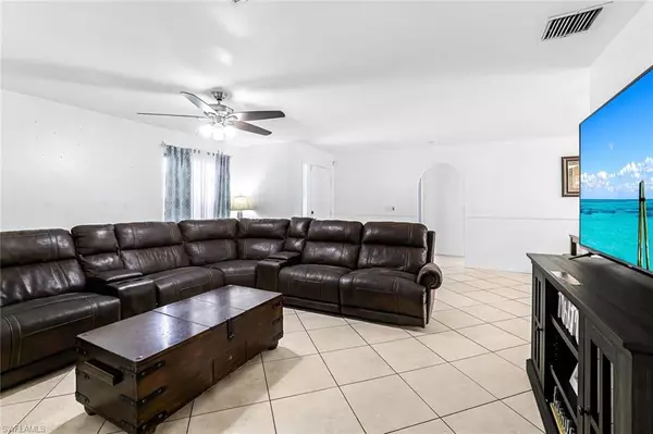 Fort Myers, FL 33905,15613 Sunny Crest LN