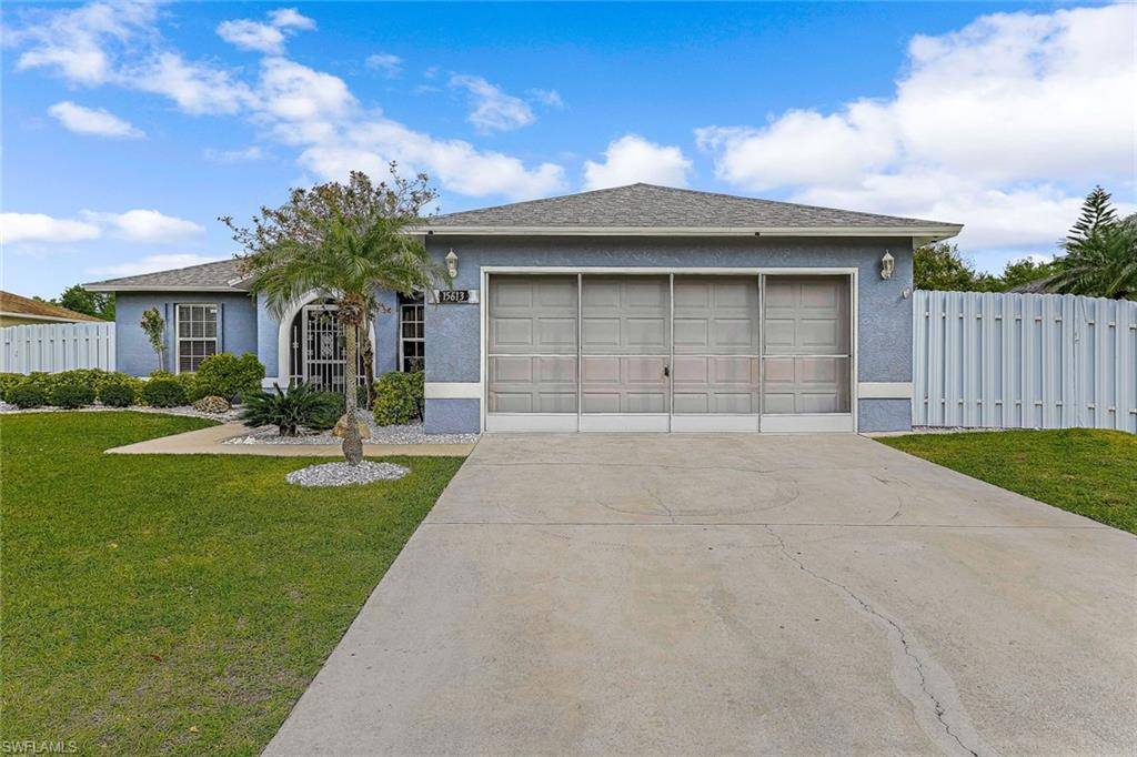 15613 Sunny Crest LN, Fort Myers, FL 33905