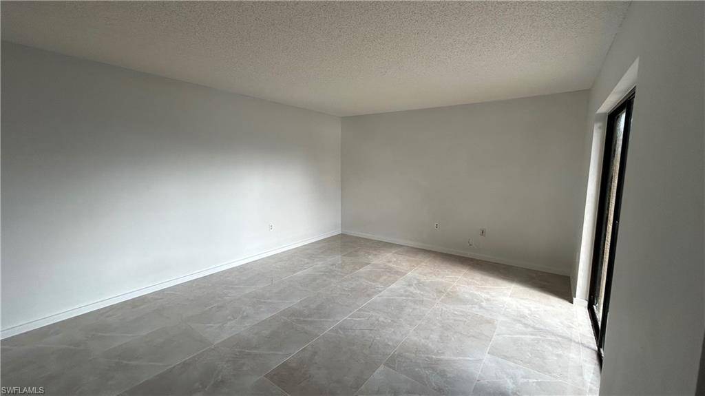 Fort Myers, FL 33919,5260 Cedarbend DR #4