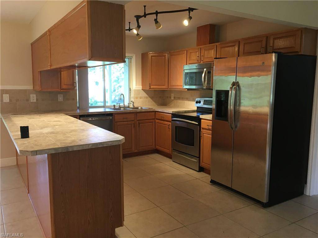 Cape Coral, FL 33904,802 SE 32nd ST