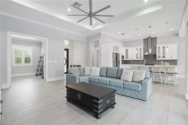 505 7th ST NW, Naples, FL 34120