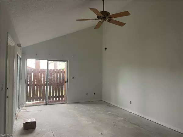 North Fort Myers, FL 33917,5603 Foxlake DR