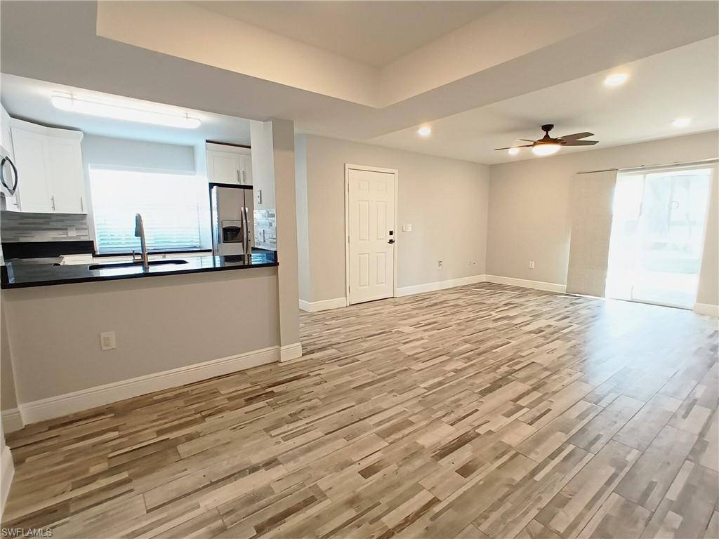 Fort Myers, FL 33916,3407 Winkler AVE #303