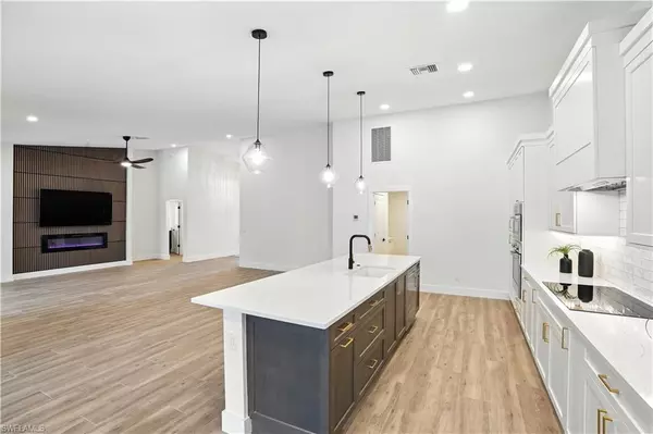 Naples, FL 34119,11594 Night Heron DR