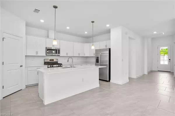 Estero, FL 33928,18311 Ridgeline DR