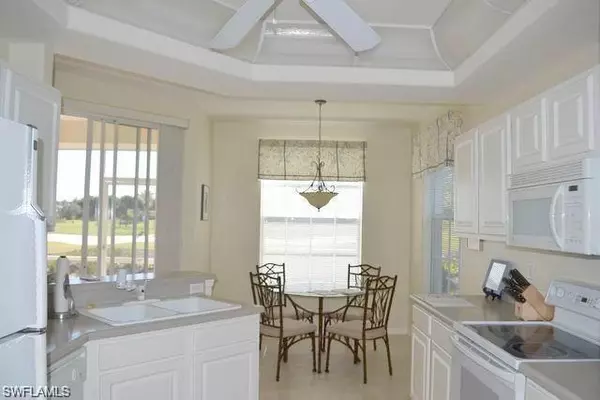 Naples, FL 34109,2120 ARIELLE DR #202