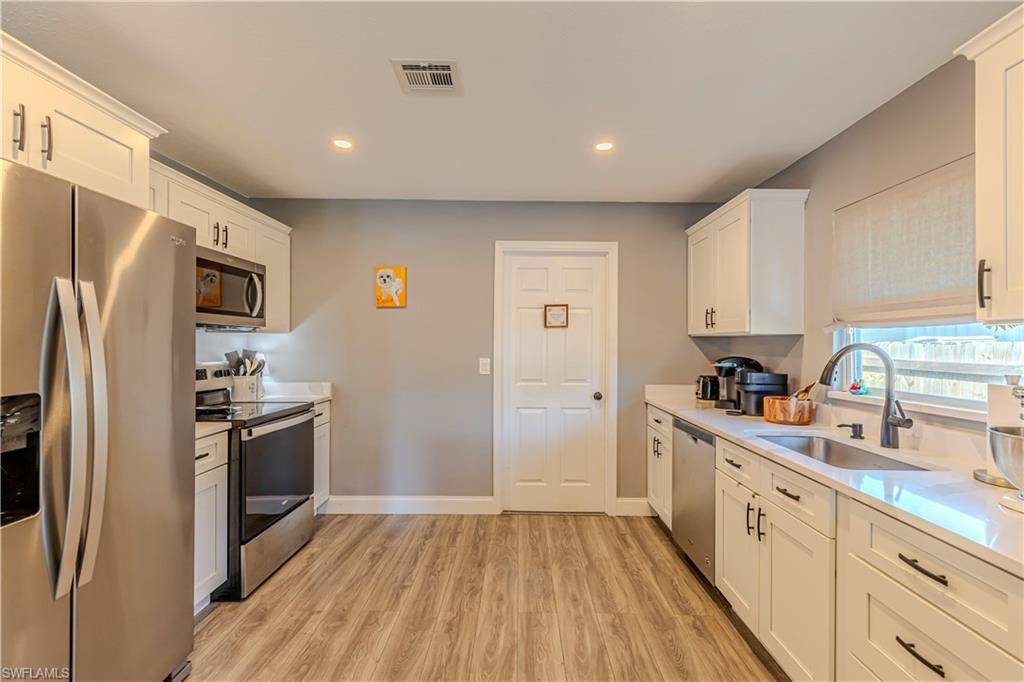 Naples, FL 34108,758 105th AVE N