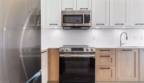 Estero, FL 33928,22980 Vista Edera CIR #2-215