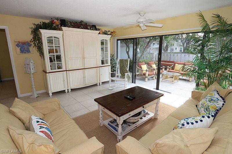 Naples, FL 34102,341 3rd AVE S #341