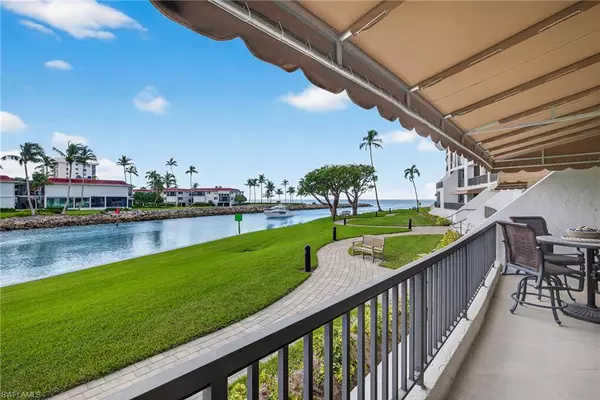 Naples, FL 34103,2301 Gulf Shore BLVD N #114