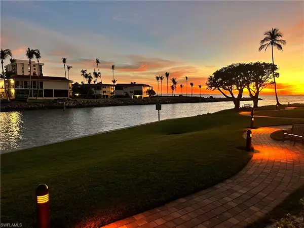 2301 Gulf Shore BLVD N #114, Naples, FL 34103