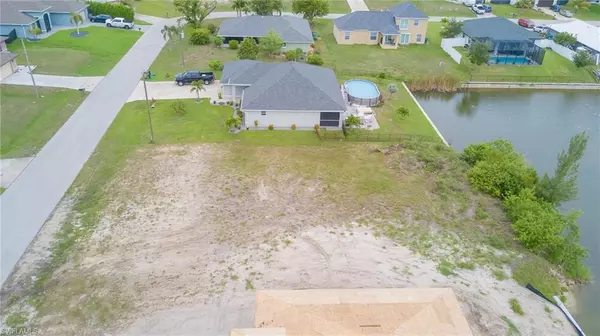 Cape Coral, FL 33991,421 SW 23rd TER