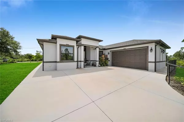 Lehigh Acres, FL 33936,1124 Robert AVE