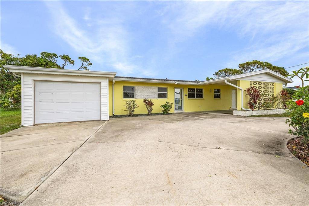 Bokeelia, FL 33922,5802 Genesee PKWY