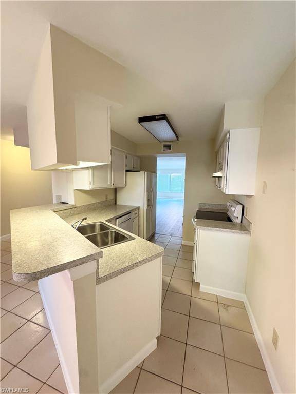 Naples, FL 34110,124 Cypress WAY E #E3