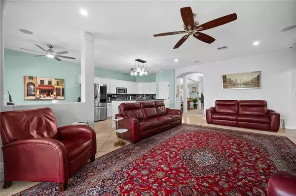 Cape Coral, FL 33909,627 NE 7th TER