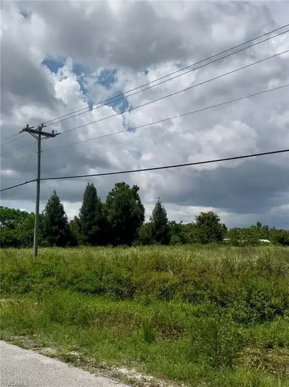 North Fort Myers, FL 33903,2536 N Tamiami TRL