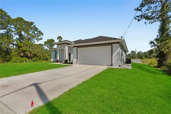 908 Barcia ST E, Lehigh Acres, FL 33974