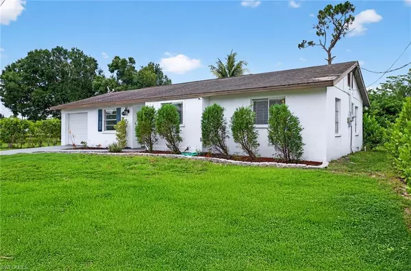 Fort Myers, FL 33967,7416 Pine DR