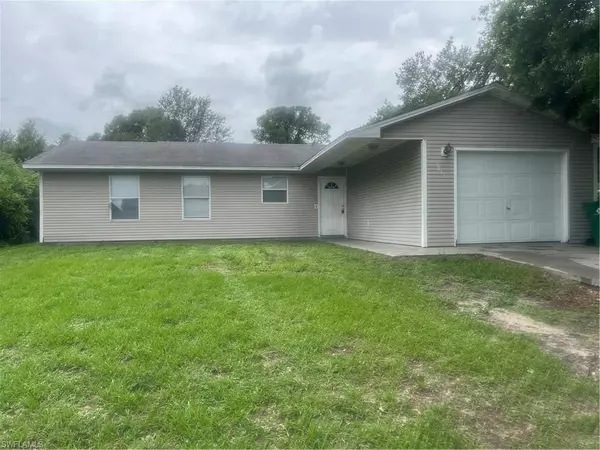 5013 N Obispo CIR, Labelle, FL 33935