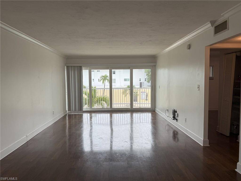 Naples, FL 34102,1100 8th AVE S #207C