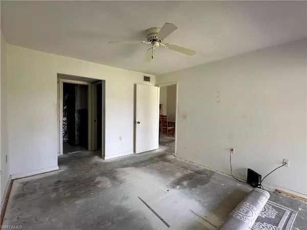 Naples, FL 34116,1224 Commonwealth CIR #N-203