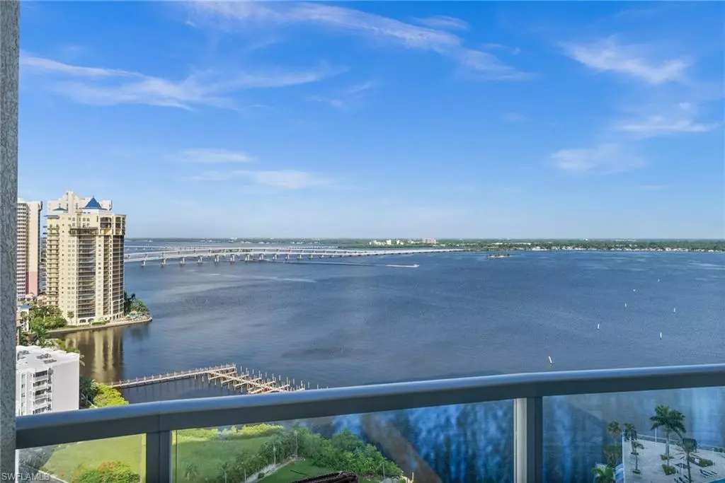 Fort Myers, FL 33916,3000 Oasis Grand BLVD #906