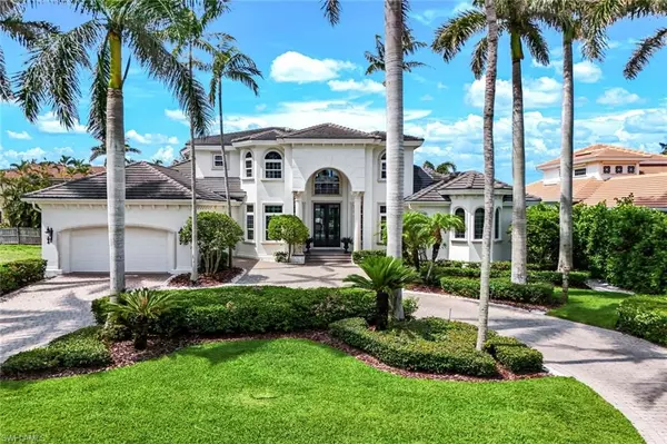 384 Mooring Line DR, Naples, FL 34102