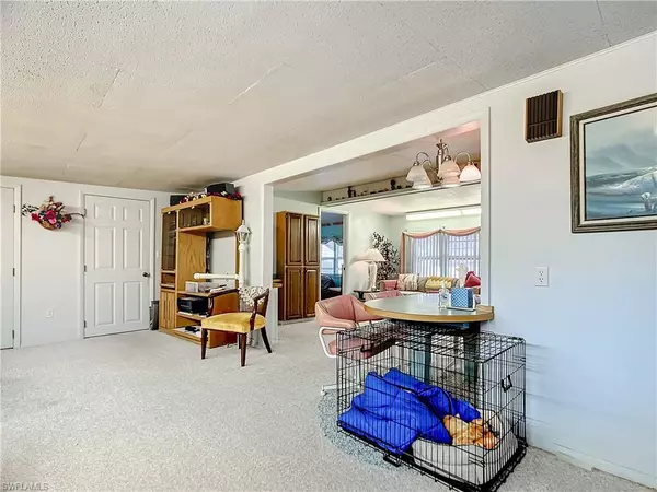 North Fort Myers, FL 33903,54 La Fonda LN