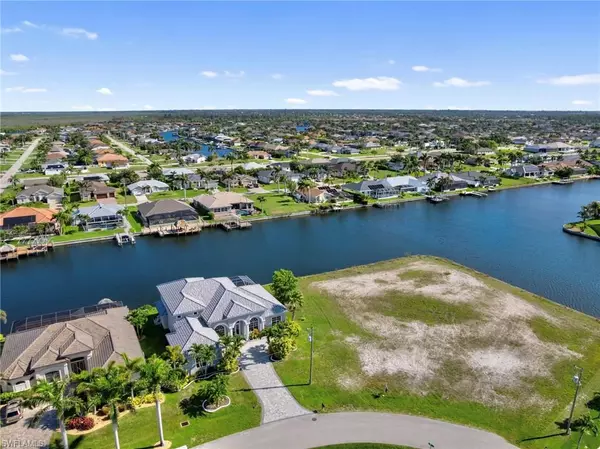 Cape Coral, FL 33914,2705 SW 30th TER