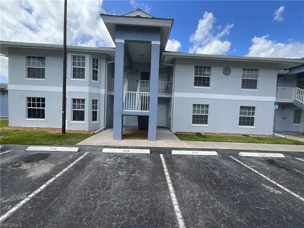 8358 Bernwood Cove LOOP #703, Fort Myers, FL 33966