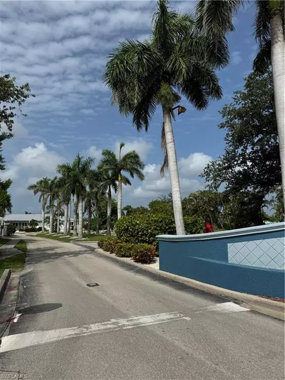 Fort Myers, FL 33908,5769 Pink Panther DR